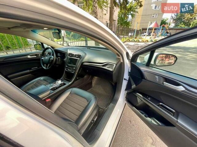 Белый Форд Фьюжн, объемом двигателя 1.5 л и пробегом 75 тыс. км за 12000 $, фото 13 на Automoto.ua