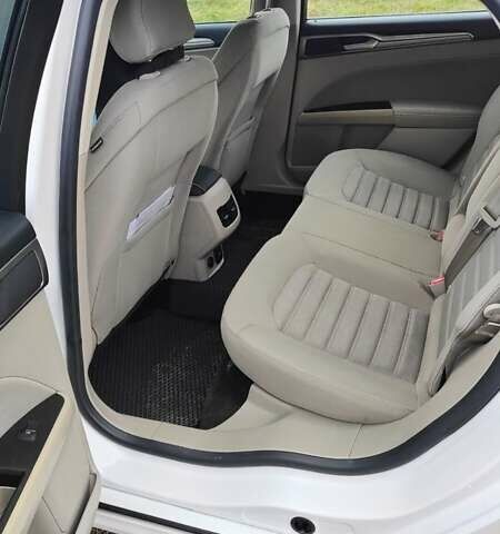 Белый Форд Фьюжн, объемом двигателя 2 л и пробегом 162 тыс. км за 15600 $, фото 11 на Automoto.ua