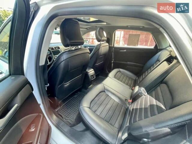 Белый Форд Фьюжн, объемом двигателя 1.5 л и пробегом 75 тыс. км за 12000 $, фото 8 на Automoto.ua