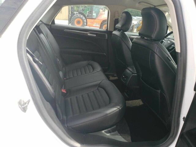 Білий Форд Фьюжен, об'ємом двигуна 2 л та пробігом 129 тис. км за 1500 $, фото 9 на Automoto.ua