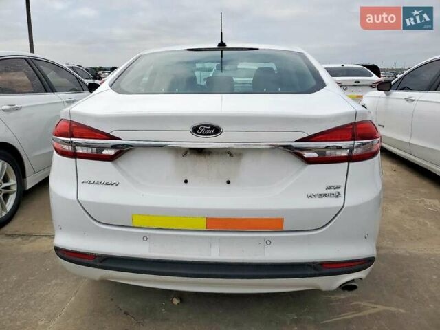 Білий Форд Фьюжен, об'ємом двигуна 2 л та пробігом 180 тис. км за 2300 $, фото 4 на Automoto.ua