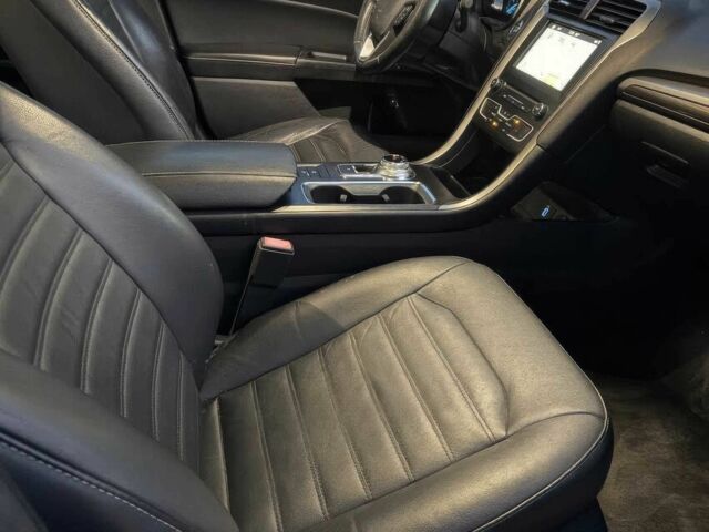 Білий Форд Фьюжен, об'ємом двигуна 2 л та пробігом 39 тис. км за 2200 $, фото 6 на Automoto.ua