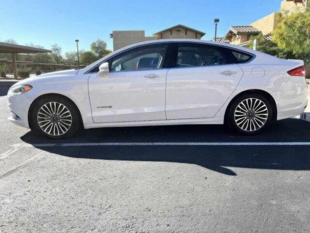 Білий Форд Фьюжен, об'ємом двигуна 2 л та пробігом 89 тис. км за 7000 $, фото 4 на Automoto.ua