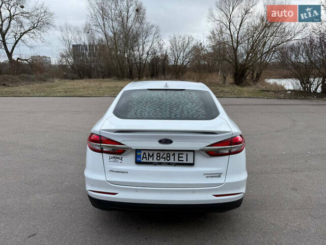 Белый Форд Фьюжн, объемом двигателя 2 л и пробегом 134 тыс. км за 16900 $, фото 4 на Automoto.ua