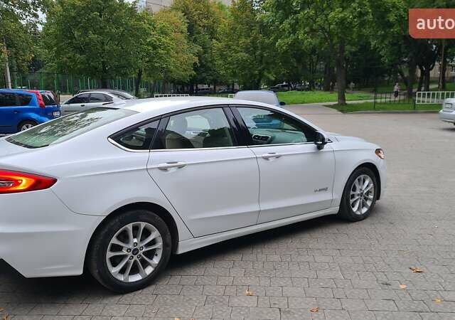 Белый Форд Фьюжн, объемом двигателя 2 л и пробегом 30 тыс. км за 17500 $, фото 2 на Automoto.ua
