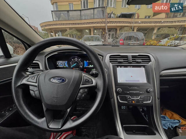 Білий Форд Фьюжен, об'ємом двигуна 2 л та пробігом 68 тис. км за 17200 $, фото 29 на Automoto.ua