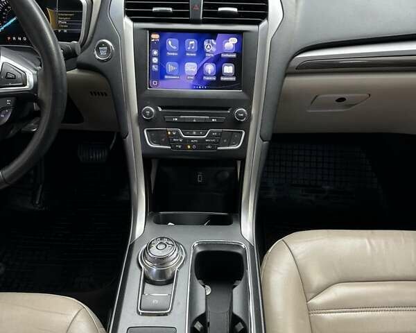 Білий Форд Фьюжен, об'ємом двигуна 2 л та пробігом 87 тис. км за 14500 $, фото 29 на Automoto.ua