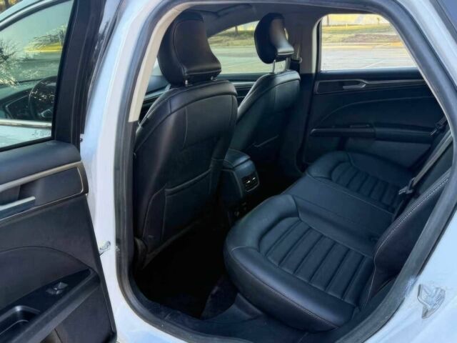 Білий Форд Фьюжен, об'ємом двигуна 2 л та пробігом 31 тис. км за 12000 $, фото 10 на Automoto.ua