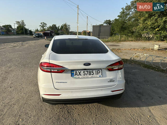 Білий Форд Фьюжен, об'ємом двигуна 2 л та пробігом 62 тис. км за 15500 $, фото 6 на Automoto.ua