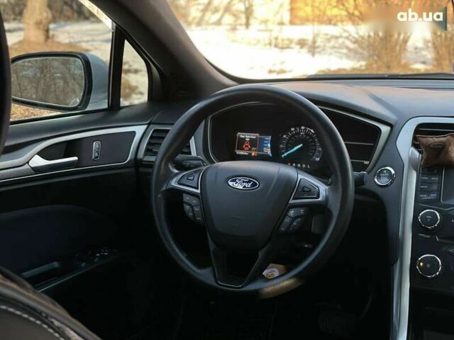 Форд Фьюжн 2018 в Днепре (Днепропетровске) на Automoto.ua Белый Форд Фьюжн, объемом двигателя 2.5 л и пробегом 121 тыс. км за 11700 $, фото 15 на Automoto.ua