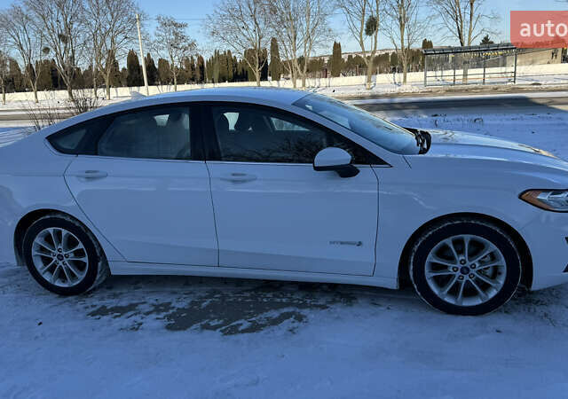 Білий Форд Фьюжен, об'ємом двигуна 0 л та пробігом 199 тис. км за 13100 $, фото 4 на Automoto.ua