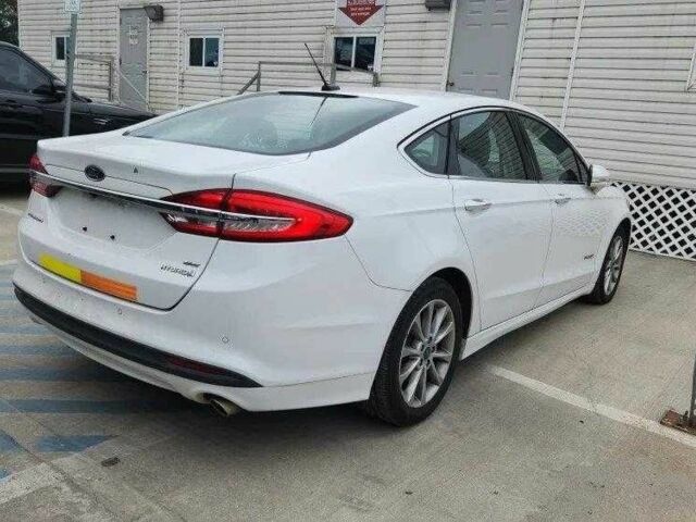 Білий Форд Фьюжен, об'ємом двигуна 2 л та пробігом 157 тис. км за 12000 $, фото 3 на Automoto.ua