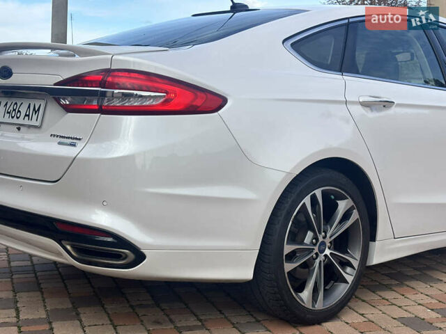 Форд Фьюжен 2018 у Чорноморську (Іллічівську) на Automoto.ua Білий Форд Фьюжен, об'ємом двигуна 2 л та пробігом 117 тис. км за 14700 $, фото 7 на Automoto.ua