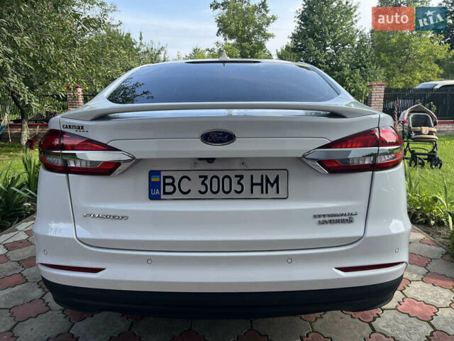 Белый Форд Фьюжн, объемом двигателя 2 л и пробегом 96 тыс. км за 18600 $, фото 3 на Automoto.ua