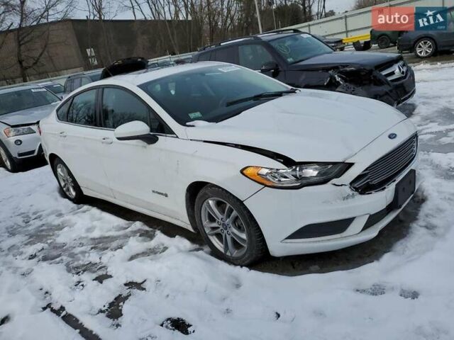 Белый Форд Фьюжн, объемом двигателя 2 л и пробегом 78 тыс. км за 2550 $, фото 3 на Automoto.ua