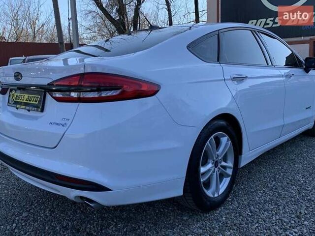 Белый Форд Фьюжн, объемом двигателя 2 л и пробегом 137 тыс. км за 14800 $, фото 5 на Automoto.ua