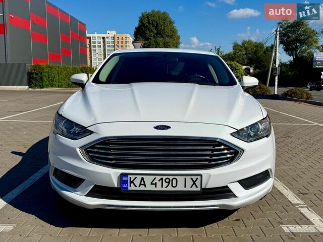 Белый Форд Фьюжн, объемом двигателя 2 л и пробегом 140 тыс. км за 12999 $, фото 1 на Automoto.ua