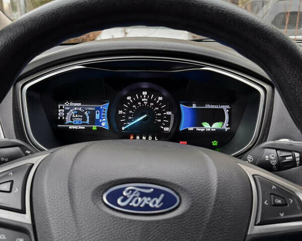 Білий Форд Фьюжен, об'ємом двигуна 2 л та пробігом 68 тис. км за 17200 $, фото 27 на Automoto.ua