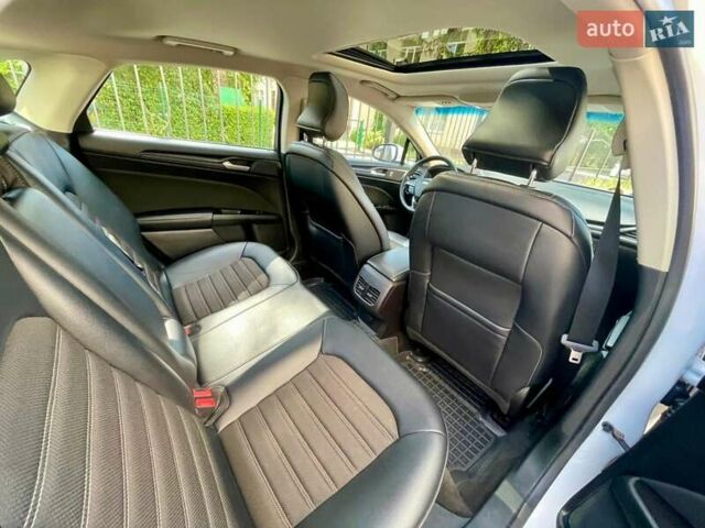 Белый Форд Фьюжн, объемом двигателя 1.5 л и пробегом 75 тыс. км за 12000 $, фото 12 на Automoto.ua