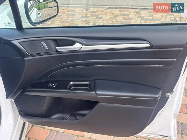 Форд Фьюжен 2018 у Чорноморську (Іллічівську) на Automoto.ua Білий Форд Фьюжен, об'ємом двигуна 2 л та пробігом 117 тис. км за 14700 $, фото 10 на Automoto.ua