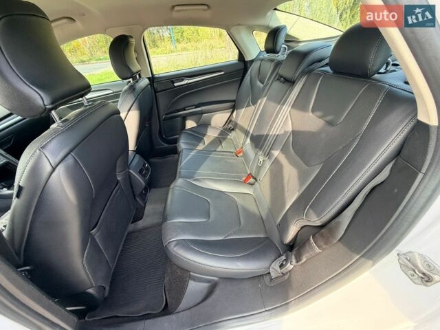 Білий Форд Фьюжен, об'ємом двигуна 2 л та пробігом 128 тис. км за 18500 $, фото 11 на Automoto.ua