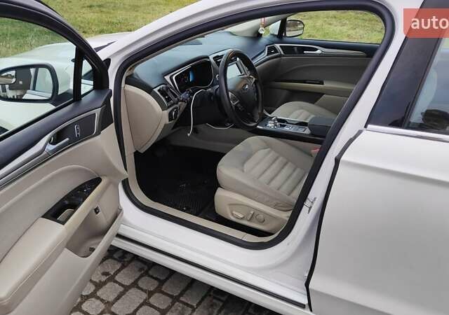 Белый Форд Фьюжн, объемом двигателя 2 л и пробегом 162 тыс. км за 15600 $, фото 5 на Automoto.ua