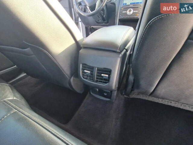 Белый Форд Фьюжн, объемом двигателя 2 л и пробегом 122 тыс. км за 13800 $, фото 14 на Automoto.ua