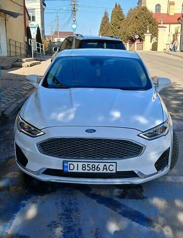Белый Форд Фьюжн, объемом двигателя 2 л и пробегом 175 тыс. км за 15500 $, фото 1 на Automoto.ua
