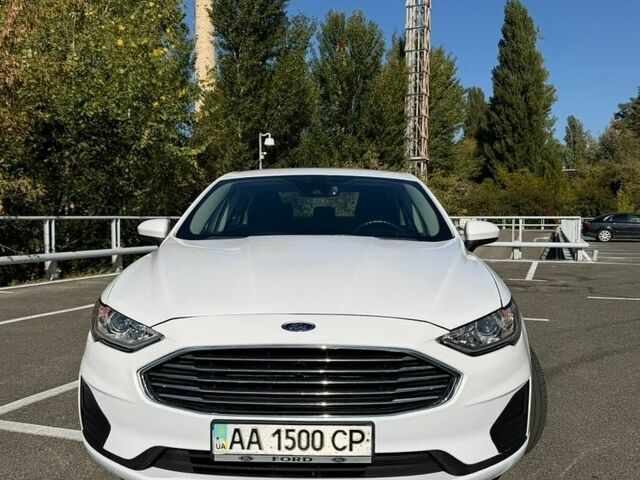 Білий Форд Фьюжен, об'ємом двигуна 2 л та пробігом 198 тис. км за 13500 $, фото 7 на Automoto.ua