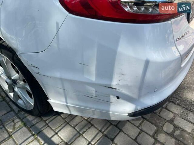 Белый Форд Фьюжн, объемом двигателя 1.5 л и пробегом 75 тыс. км за 12000 $, фото 21 на Automoto.ua