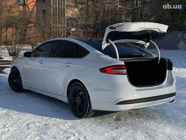 Форд Фьюжн 2018 в Днепре (Днепропетровске) на Automoto.ua Белый Форд Фьюжн, объемом двигателя 2.5 л и пробегом 121 тыс. км за 11700 $, фото 11 на Automoto.ua