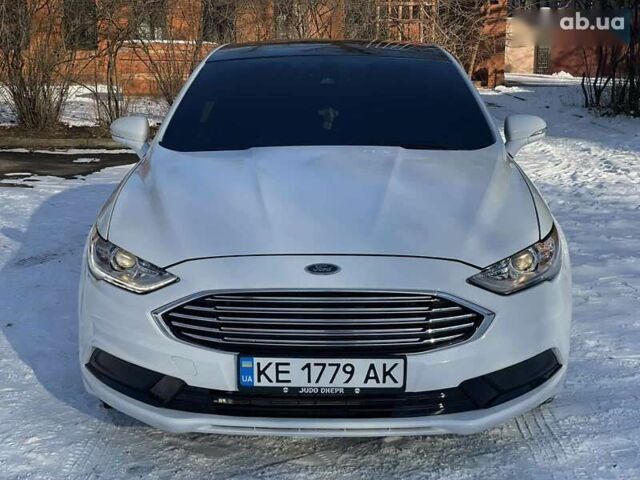 Форд Фьюжн 2018 в Днепре (Днепропетровске) на Automoto.ua Белый Форд Фьюжн, объемом двигателя 2.5 л и пробегом 121 тыс. км за 11700 $, фото 1 на Automoto.ua