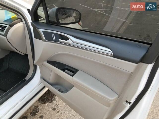 Белый Форд Фьюжн, объемом двигателя 2 л и пробегом 102 тыс. км за 14300 $, фото 8 на Automoto.ua