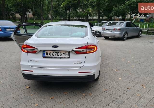 Белый Форд Фьюжн, объемом двигателя 2 л и пробегом 30 тыс. км за 17500 $, фото 4 на Automoto.ua