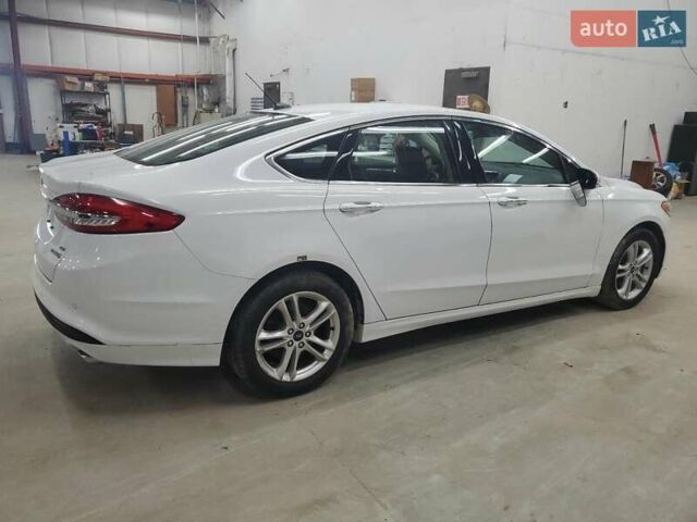 Білий Форд Фьюжен, об'ємом двигуна 2 л та пробігом 137 тис. км за 3600 $, фото 2 на Automoto.ua