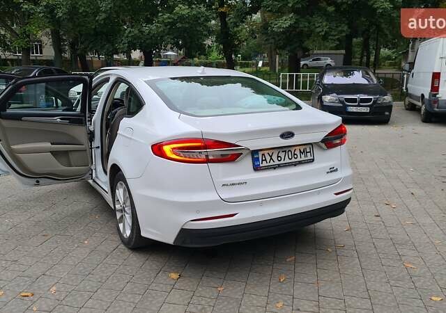 Белый Форд Фьюжн, объемом двигателя 2 л и пробегом 30 тыс. км за 17500 $, фото 5 на Automoto.ua
