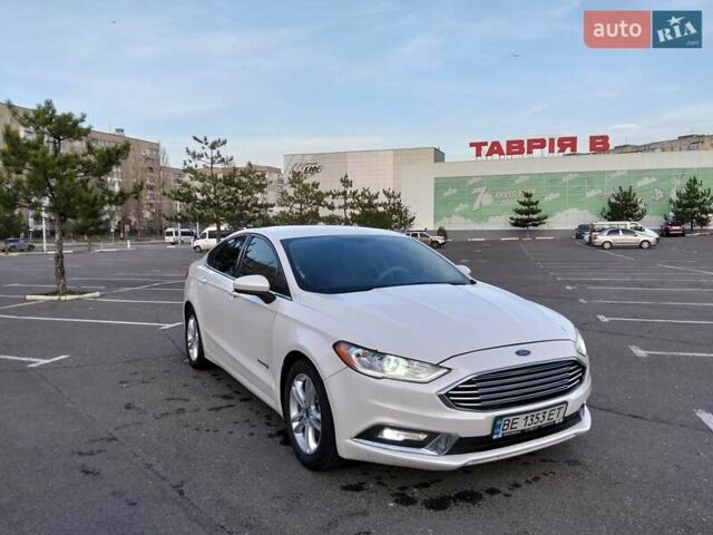 Белый Форд Фьюжн, объемом двигателя 2 л и пробегом 102 тыс. км за 14300 $, фото 1 на Automoto.ua