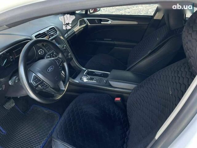 Форд Фьюжн 2018 в Днепре (Днепропетровске) на Automoto.ua Белый Форд Фьюжн, объемом двигателя 2.5 л и пробегом 121 тыс. км за 11700 $, фото 13 на Automoto.ua