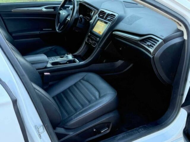 Білий Форд Фьюжен, об'ємом двигуна 2 л та пробігом 31 тис. км за 12000 $, фото 7 на Automoto.ua