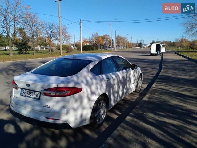 Форд Фьюжн 2019 в Днепре (Днепропетровске) на Automoto.ua Белый Форд Фьюжн, объемом двигателя 2 л и пробегом 62 тыс. км за 18000 $, фото 3 на Automoto.ua