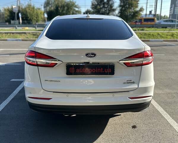 Белый Форд Фьюжн, объемом двигателя 2 л и пробегом 168 тыс. км за 16400 $, фото 13 на Automoto.ua