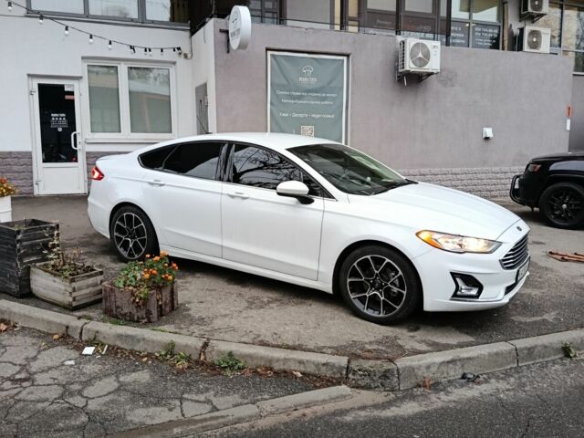 Білий Форд Фьюжен, об'ємом двигуна 2.5 л та пробігом 59 тис. км за 14500 $, фото 2 на Automoto.ua