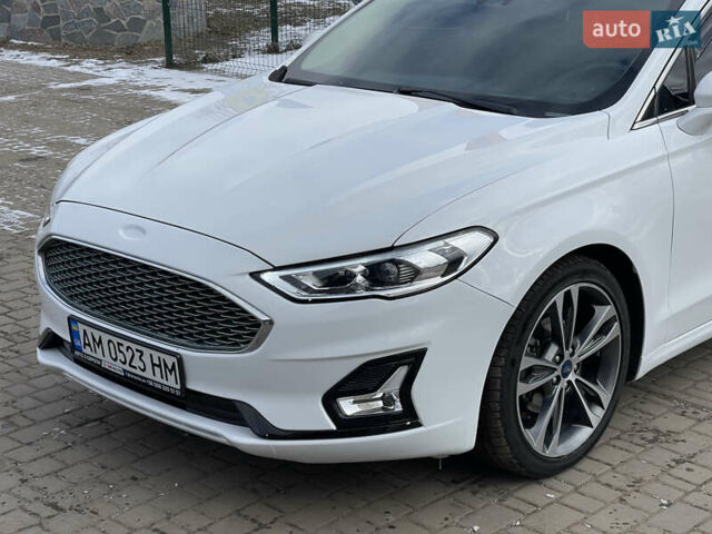 Белый Форд Фьюжн, объемом двигателя 2 л и пробегом 159 тыс. км за 16455 $, фото 12 на Automoto.ua