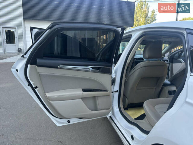 Белый Форд Фьюжн, объемом двигателя 2 л и пробегом 147 тыс. км за 16500 $, фото 22 на Automoto.ua