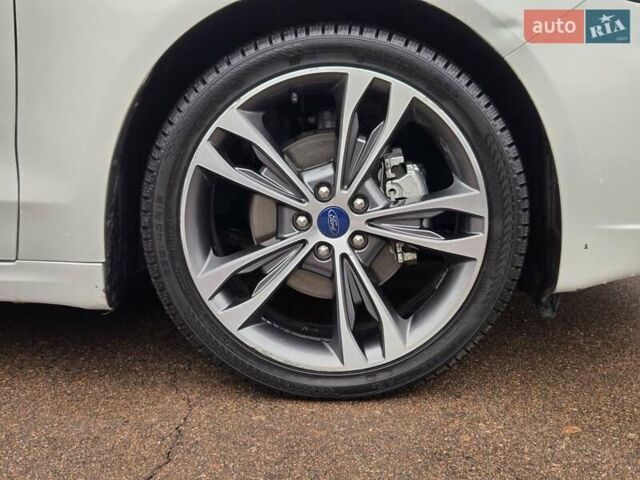 Белый Форд Фьюжн, объемом двигателя 2 л и пробегом 55 тыс. км за 14900 $, фото 19 на Automoto.ua