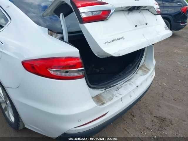 Білий Форд Фьюжен, об'ємом двигуна 2 л та пробігом 118 тис. км за 2100 $, фото 5 на Automoto.ua