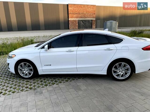 Белый Форд Фьюжн, объемом двигателя 2 л и пробегом 165 тыс. км за 15799 $, фото 19 на Automoto.ua