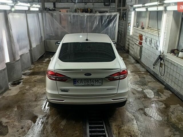 Білий Форд Фьюжен, об'ємом двигуна 2 л та пробігом 120 тис. км за 17500 $, фото 42 на Automoto.ua