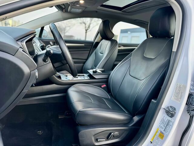 Білий Форд Фьюжен, об'ємом двигуна 0 л та пробігом 32 тис. км за 3900 $, фото 6 на Automoto.ua