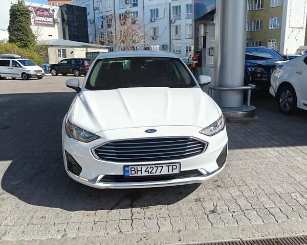 Білий Форд Фьюжен, об'ємом двигуна 2 л та пробігом 115 тис. км за 17500 $, фото 14 на Automoto.ua